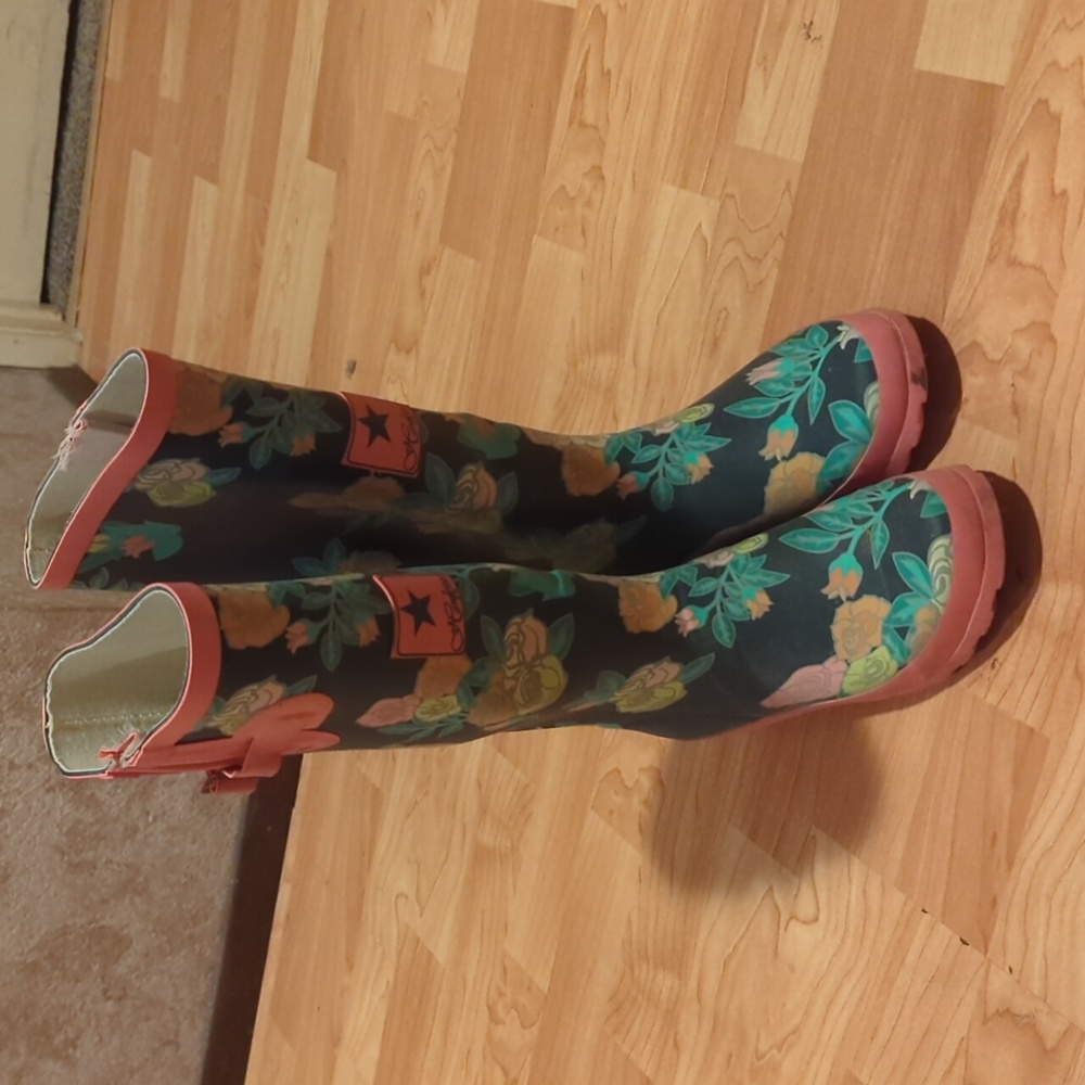 Floral Hawkins Rainboots Size 5/38